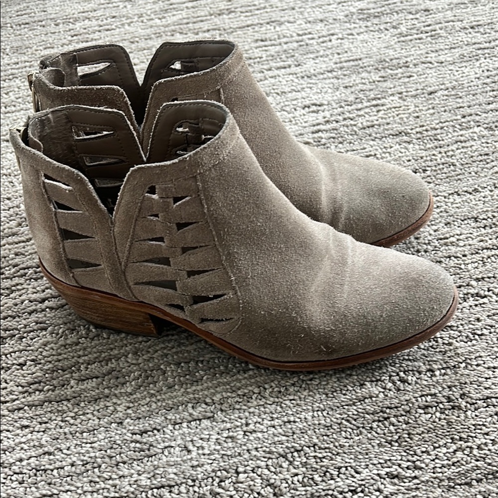 Women's Suede Ankle Boots - Taupe